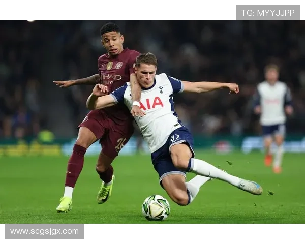 马赛防线近期表现稳健,防守端持续保持稳定发挥 马赛防线近期表现稳健,防守端持续保持稳定发挥