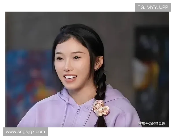 吴艳妮的衣柜里到底藏了多少钱，看她一出场就知道不是普通人家！